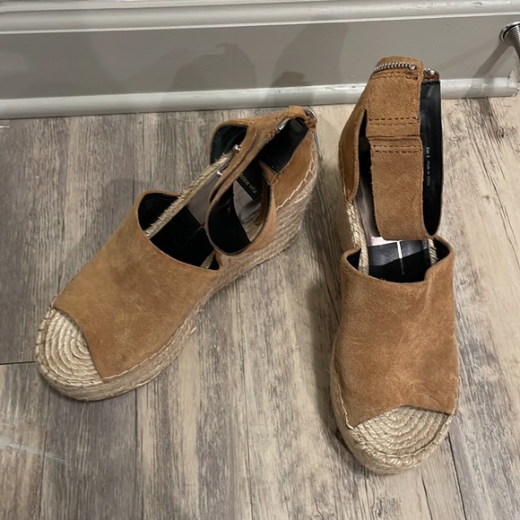 Dolce Vita Tan Wedges - Picture 2 of 3